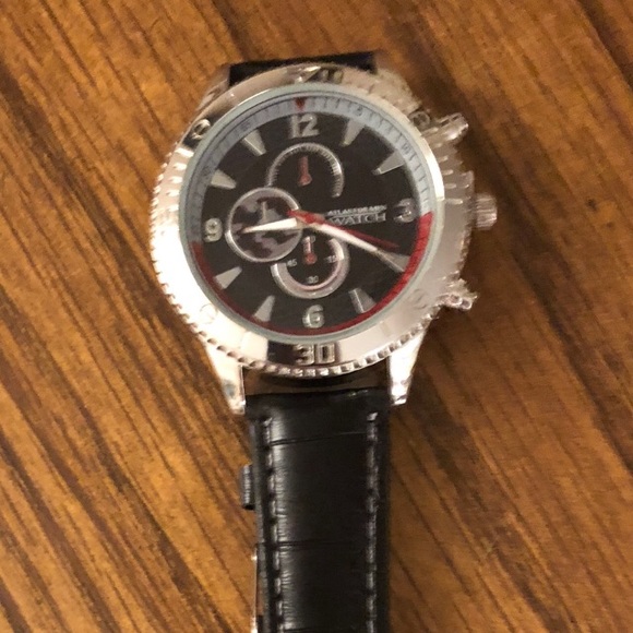 Watch - Picture 2 of 3